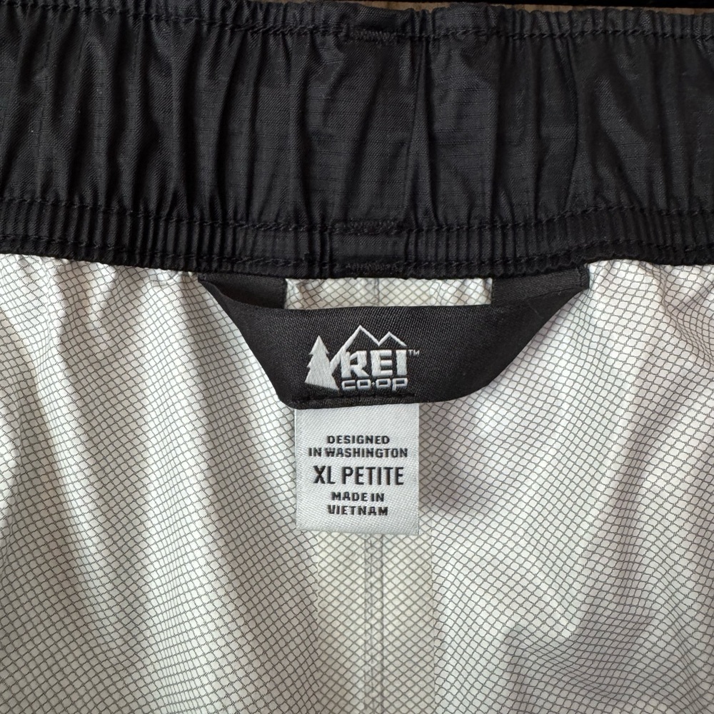 REI Essential Rain Pants Black XL Petite - Picture 6 of 7